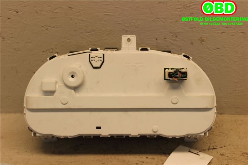 Instrumentpanel til Mitsubishi Outlander 2007-2010 (Type II, Fase 1)  (MITSUBISHI|8100A115|)