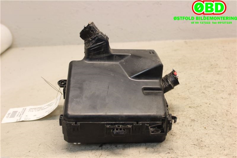 Sikringsboks til Mitsubishi Outlander 2007-2010 (Type II, Fase 1)  (MITSUBISHI|8565A111|)