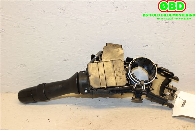 Bryter blink til Toyota RAV4 2006-2009 (Type III, Fase 1)  (TOYOTA|8414042100|8414042101|)