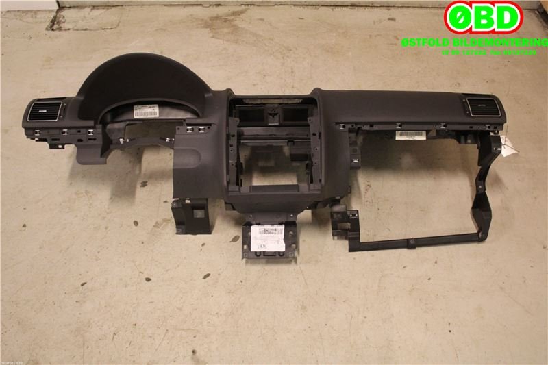 Dashbord til VW Touran, 2010-2015 (Type I, Fase 3)  (VOLKSWAGEN|1T1 857 001 AM)