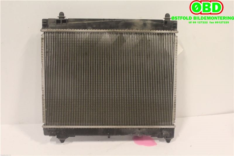 Radiator (manuell gir) til Toyota Yaris 2012-2014 (Type III, Fase 1)  (TOYOTA|164000Q040|)