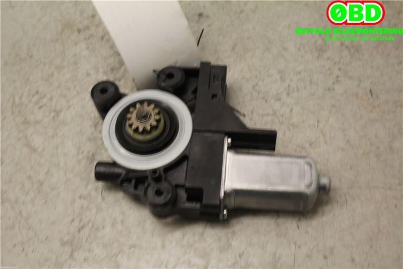 Ruteheis venstre foran til Volvo XC70 2014-2016 (Type II, Fase 2)  (VOLVO|30699645||970713102)