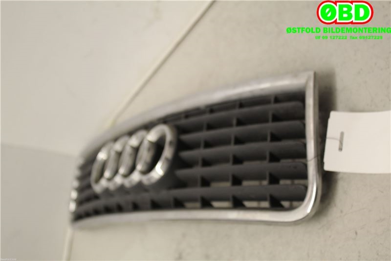 Grill til Audi A4, 2001-2004 (Type II) (B6) (B6) (AUDI|8E0853651F)