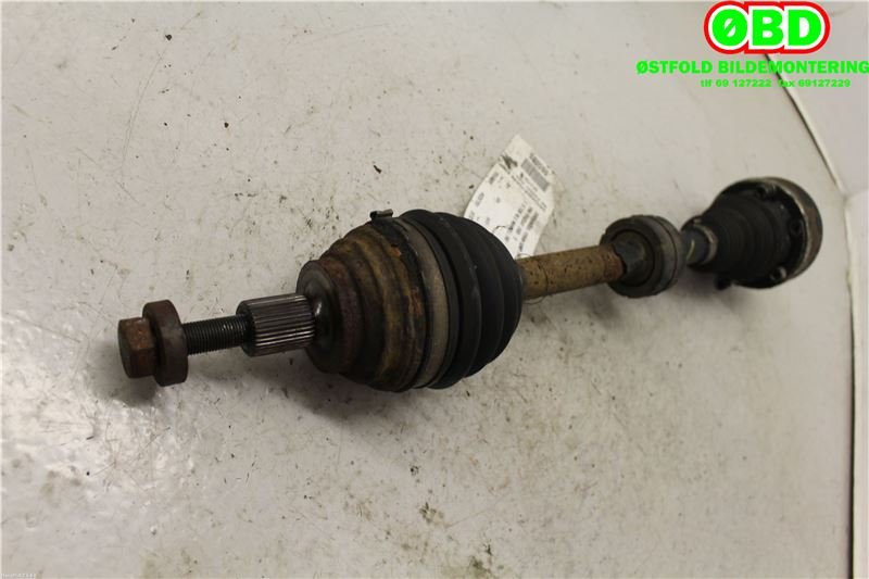Drivaksel venstre foran til VW Passat 2005-2010 (B6) (B6) (VOLKSWAGEN|3C0 407 271 AE|)