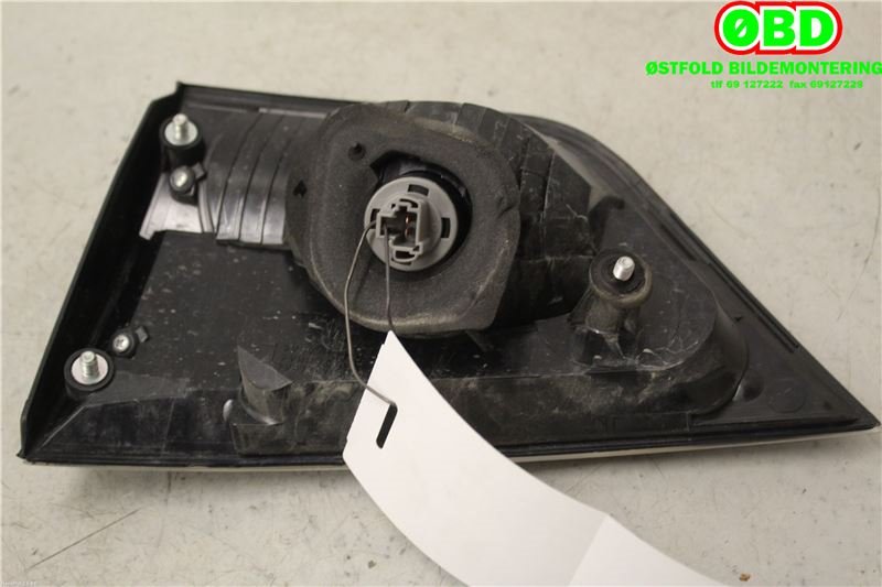 Baklykt venstre indre til Mitsubishi Outlander 2010-2012 (Type II, Fase 2)  (MITSUBISHI|8331A005|)