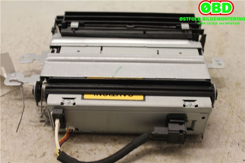 Bilstereo CD-veksler til Mercedes ML 2005-2011 (W164) (W164) (MERCEDES|A 211 870 38 89|A 211 870 53 90|)