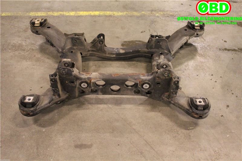 Travers bak til Mercedes ML 2005-2011 (W164) (W164) (MERCEDES|A 164 350 01 32|)