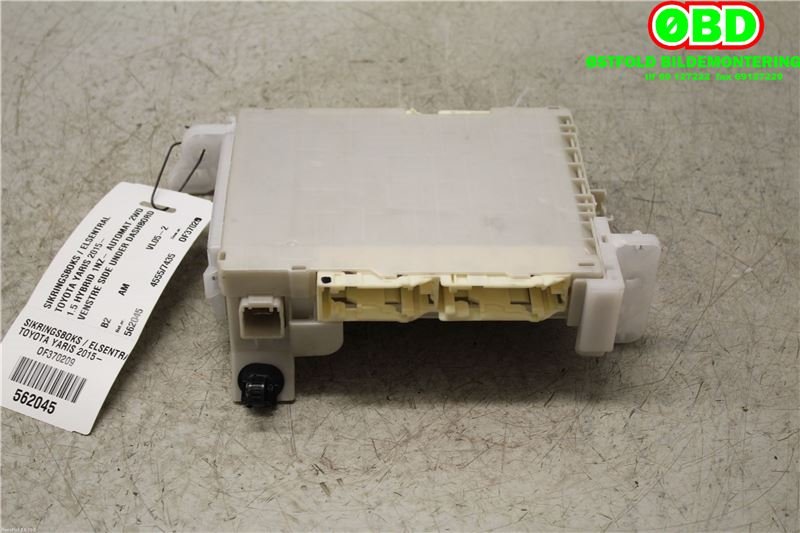 Sikringsboks til Toyota Yaris 2014-2020 (Type III, Fase 2)  (TOYOTA|8273052K40|)