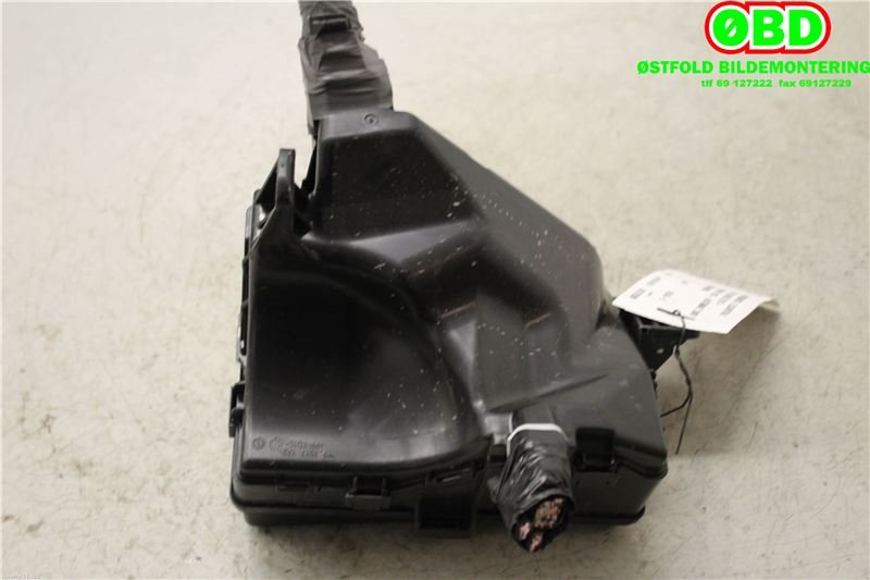Sikringsboks til Toyota Yaris 2014-2020 (Type III, Fase 2) (TOYOTA|8274152100||821150DQ20B)