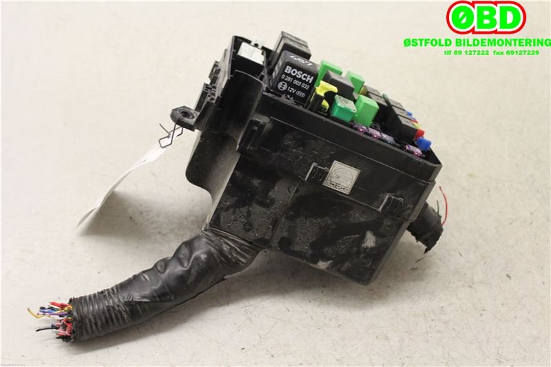 Sikringsboks til Mitsubishi Outlander 2007-2010 (Type II, Fase 1)  (MITSUBISHI|8565A111|)