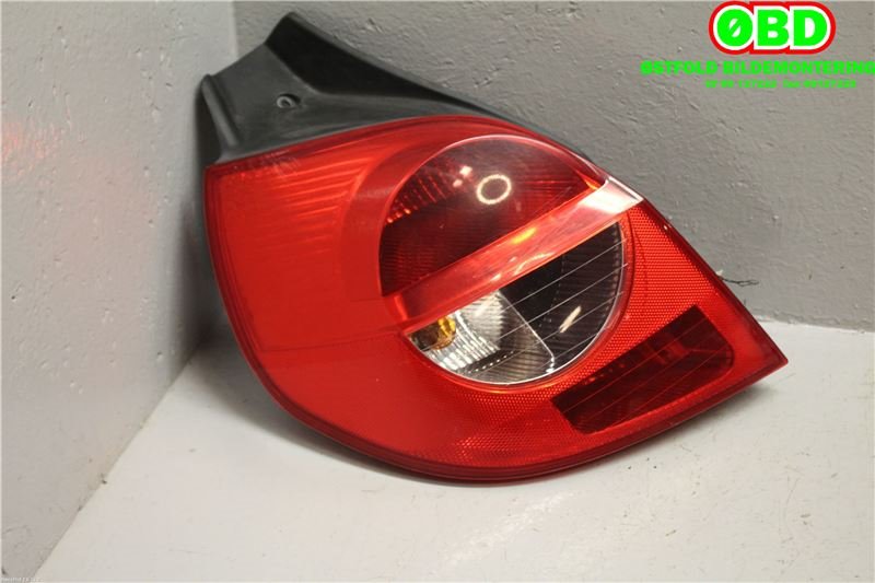 Baklykt venstre til Renault Clio 2006-2009 (Type III, Fase 1)  (RENAULT|8200459962|)