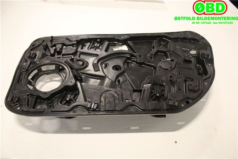 Ruteheis til Volvo V40 2012-2019  (VOLVO|31301556|)