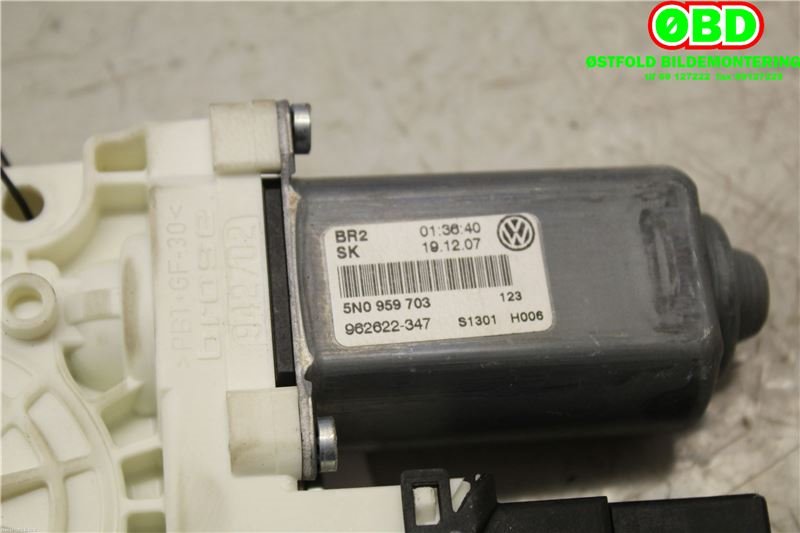 Ruteheis venstre bak til VW Tiguan 2007-2011 (Type I, Fase 1)  (VOLKSWAGEN|5N0 959 703 D||5N0959703)