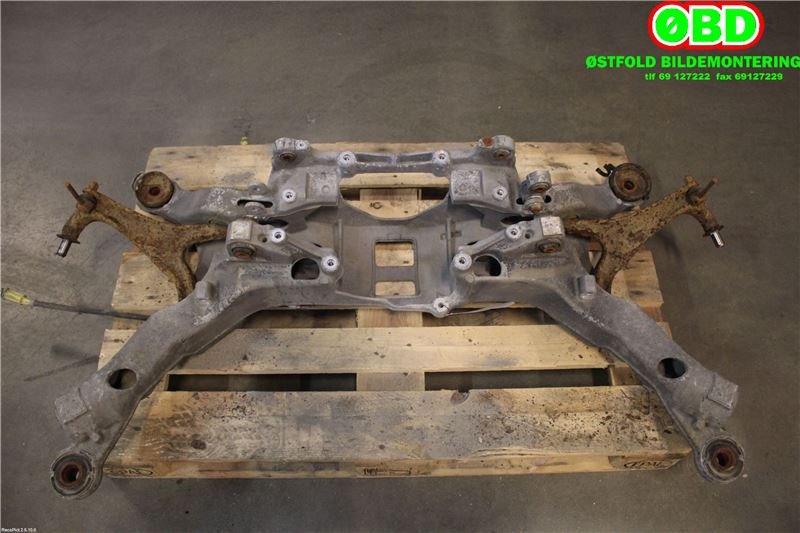 Travers bak til Volvo XC70 2005-2007 (Type I, Fase 2)  (VOLVO|8250451|)