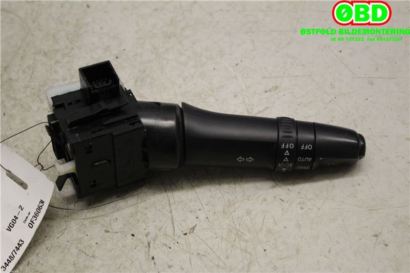 Bryter blink til Mitsubishi Outlander 2010-2012 (Type II, Fase 2)  (MITSUBISHI 2.0 4B11|8614A060|)