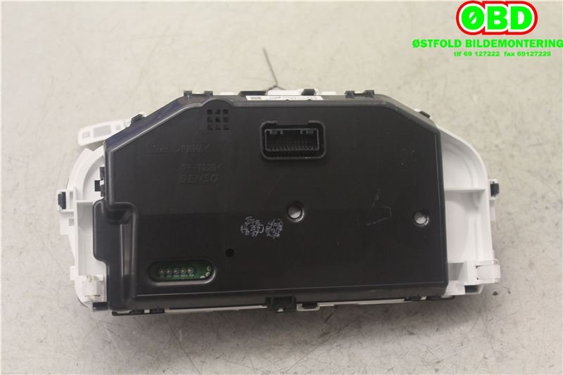 Instrumentpanel til Mitsubishi Space Star 2013-->> (Type II) (MITSUBISHI|8100C275|)