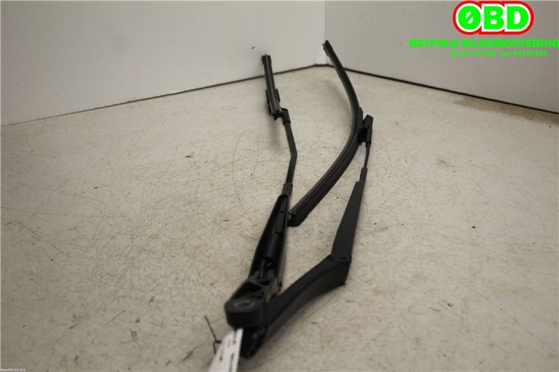 Viskerarmer frontrute til VW Polo, 2014-2017 (Type V, Fase 2)  (VOLKSWAGEN|6R1 955 410 A)