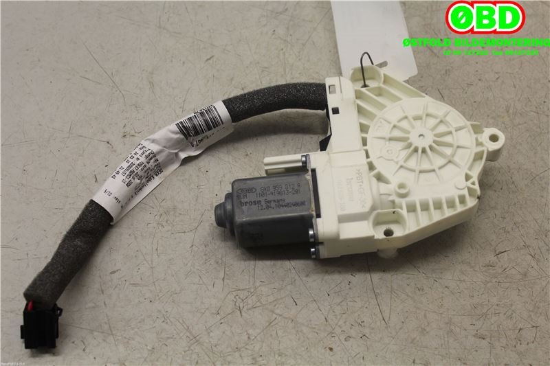 Ruteheis høyre bak til Škoda Superb 2008-2015 (Type II)  (SKODA|8K0 959 812 A||8K0959812A)