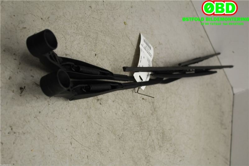Viskerarmer frontrute til Hyundai i20 2009-2014 (Type I)  (HYUNDAI|983201J000|983101J000|)