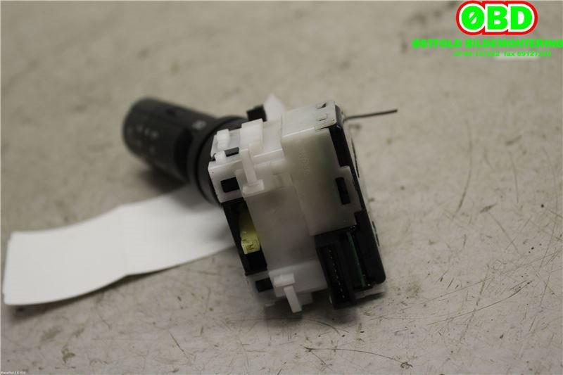 Bryter blink til Nissan Qashqai 2007-2010 (Type I, Fase 1)  (NISSAN|25540JD03A|)