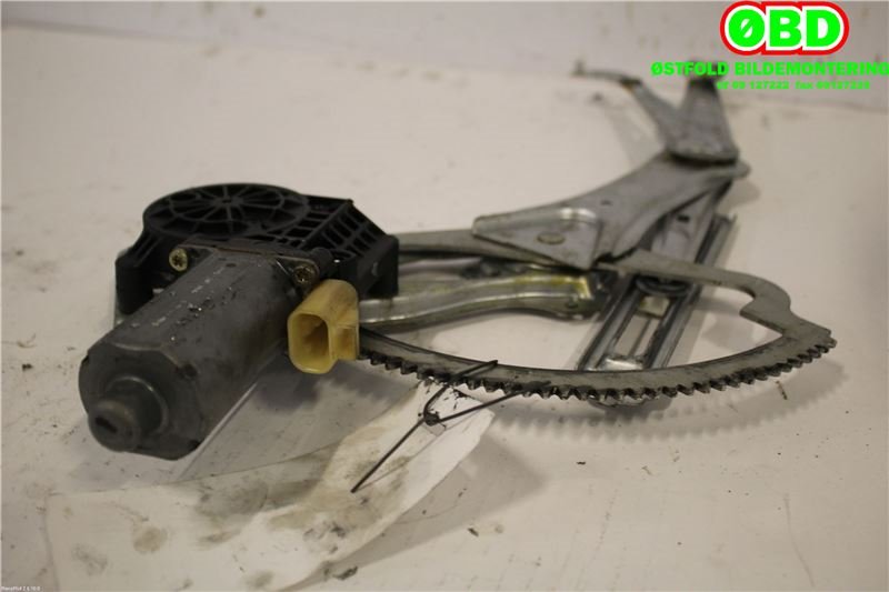 Ruteheis venstre foran til Mercedes ML 1997-2005 (W163) (W163) (MERCEDES|A 163 720 11 46|)