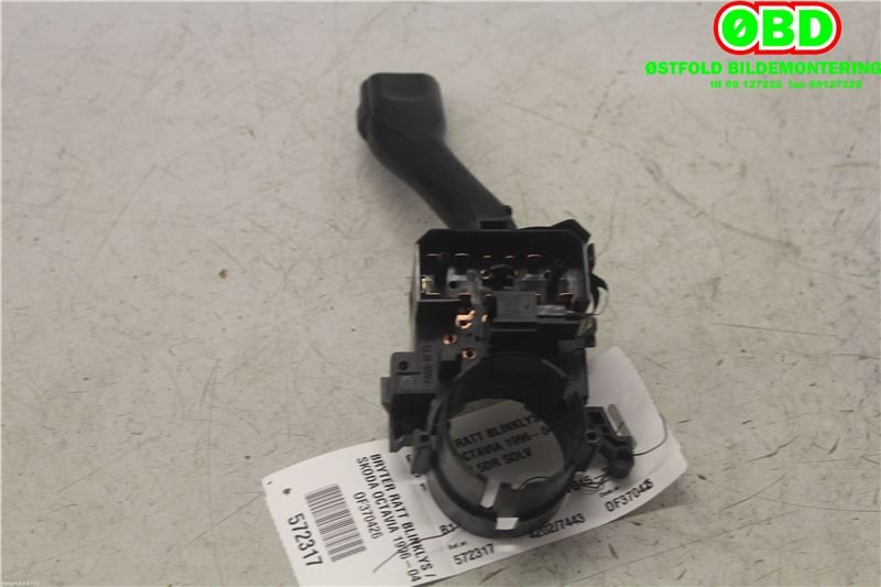 Bryter blink til Škoda Octavia 2000-2004 (Type I, Fase 2) (SKODA|8L0 953 513 J||8L0953513J)