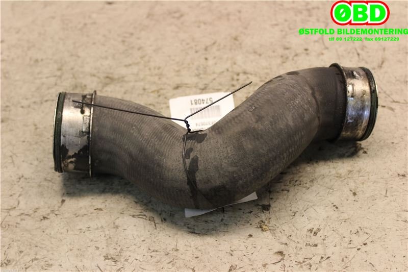 Turbo rør til VW Transporter / Caravelle, 2009-2015 (Fase 2) (T5) (T5) (VOLKSWAGEN|7H0 145 709 B)
