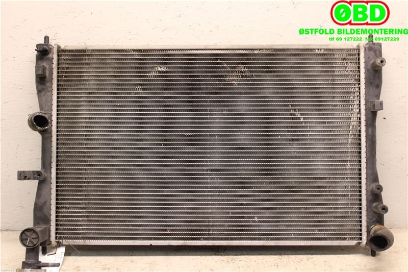 Radiator (automat gir) til Mitsubishi Colt 2009-2013 (Type VII, Fase 2) (MITSUBISHI|MN130393|)