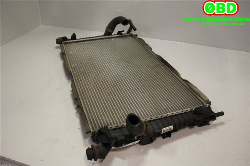 Radiator (manuell gir) til Ford Focus 2004-2007 (Type II, Fase 1)  (FORD|1897406||3M5H8005RK)