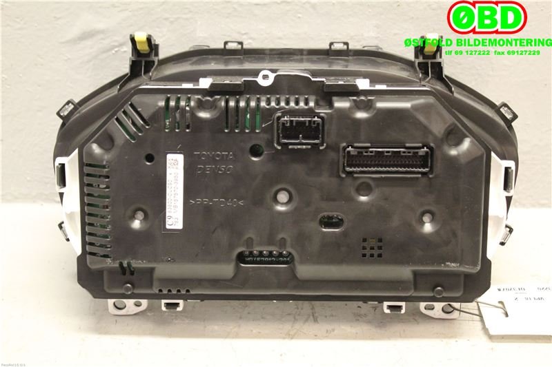 Instrumentpanel til Toyota Yaris 2014-2020 (Type III, Fase 2)  (TOYOTA|838000UC90|)