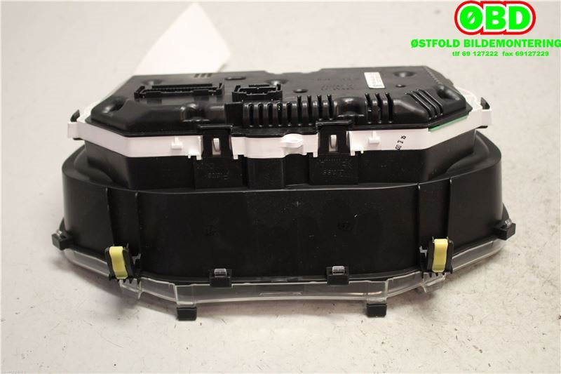 Instrumentpanel til Toyota Yaris 2014-2020 (Type III, Fase 2)  (TOYOTA|838000UC90|)