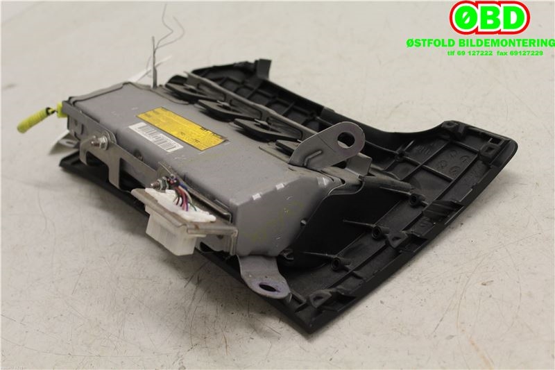 Airbag kne til Toyota Avensis 2009-2015 (Type III, Fase 1)  (TOYOTA|7390005030C0|)