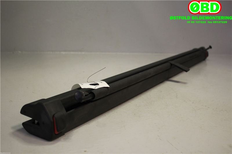 Bagasjerom hundegitter til Toyota Avensis 2009-2015 (Type III, Fase 1)  (TOYOTA|)