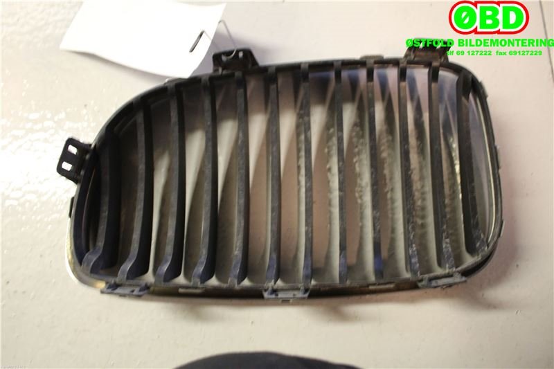 Grill høyre til BMW 1-Serie 2004-2011 (E81/E82/E87/E88) (E81/E82/E87/E88) (BMW|51137128614|)