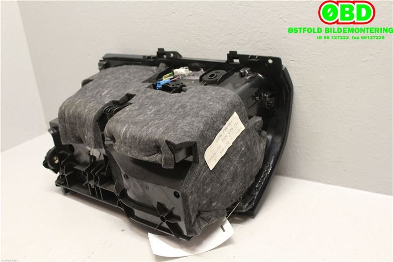 Hanskerom til Mercedes E-Klasse 2009-2013 (Fase 1) (W212) (W212) (MERCEDES|A 212 680 02 91|)