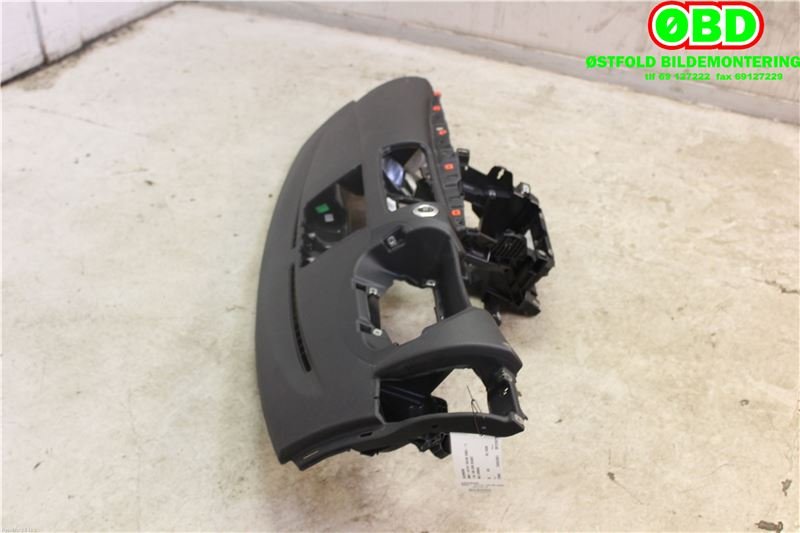 Dashbord til BMW 1-Serie 2004-2011 (E81/E82/E87/E88) (E81/E82/E87/E88) (BMW|51 45 9 158 348|)