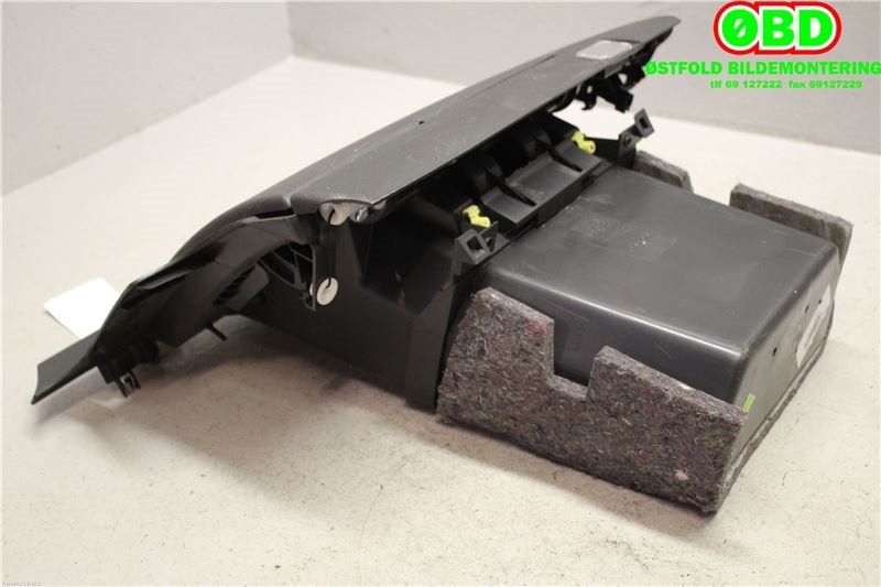 Hanskerom til Volvo V50 2007-2012 (Fase 2) (VOLVO|39808614||9123248)