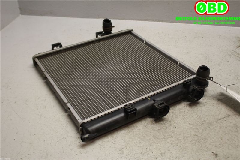 Radiator (manuell gir) til Peugeot 208 2012-2019 (Type I)  (PEUGEOT|1330Q5||9684522780)