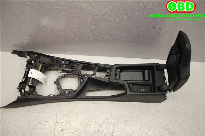 Sete armlene lokk til BMW 3-Serie 2012-2018 (F30/F31/F34) (F30/F31/F34) (BMW|51 16 9 235 437|51 16 9 360 522|)