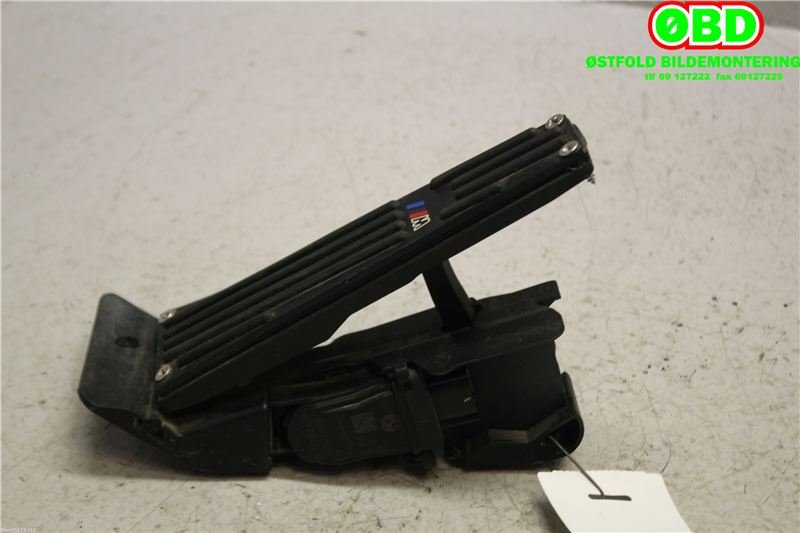 Pedal gass til BMW 3-Serie 2012-2018 (F30/F31/F34) (F30/F31/F34) (BMW|35 40 6 889 819|)