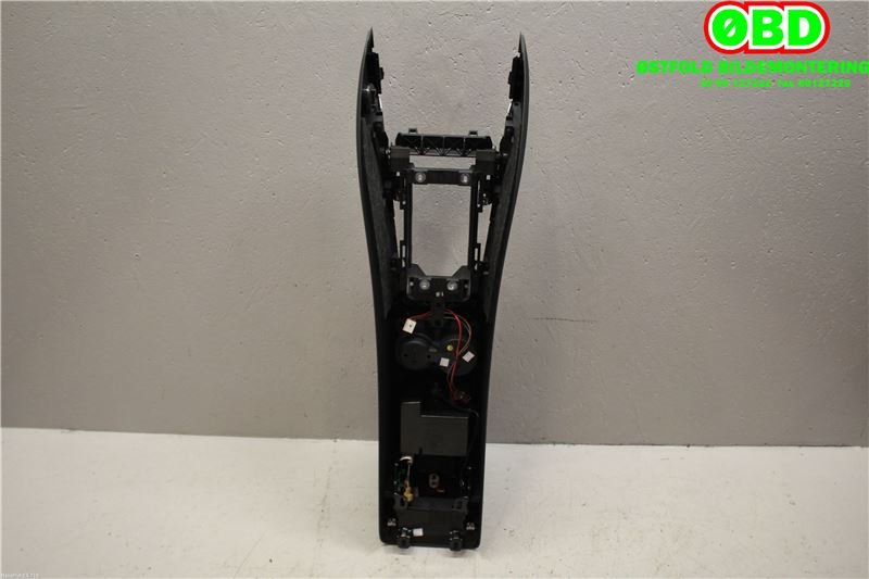 Sete armlene lokk til Audi Q5 2008-2012 (Type I, Fase 1)  (AUDI|8R1 863 241 B|)