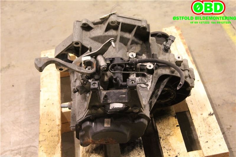 Girkasse manuell til Škoda Fabia 2000-2007 (Type I)  (SKODA|02T 300 052 S|02T 300 020 E|)