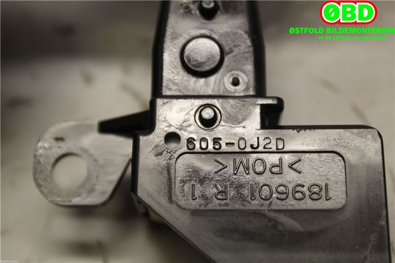 Bryter diverse til Toyota Avensis 2009-2015 (Type III, Fase 1)  (TOYOTA|846100F020|846100F010|)