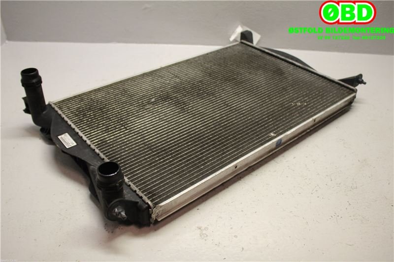 Radiator (manuell gir) til Audi A6 2005-2008 (Type III, Fase 1) (C6) (C6) (AUDI|4F0 121 251 Q||4F0121251Q)