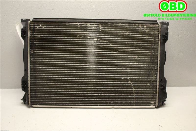 Radiator (manuell gir) til Audi A6 2005-2008 (Type III, Fase 1) (C6) (C6) (AUDI|4F0 121 251 Q||4F0121251Q)