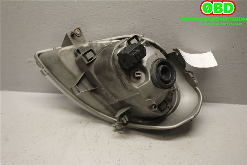 Frontlykt høyre halogen til Nissan Primastar 2001-2006  (NISSAN|2600000QAD||7700311372)