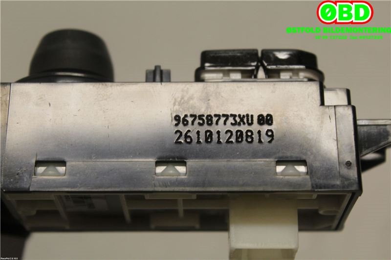 Bilstereo diverse til Peugeot 208 2012-2019 (Type I)  (PEUGEOT|96758773XU|)