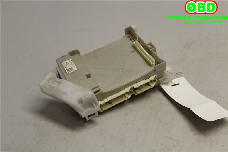 Sikringsboks til Toyota Prius +7 2012-2020 (Type III) (stasjonsvogn) (stasjonsvogn) (TOYOTA|8273047420|)