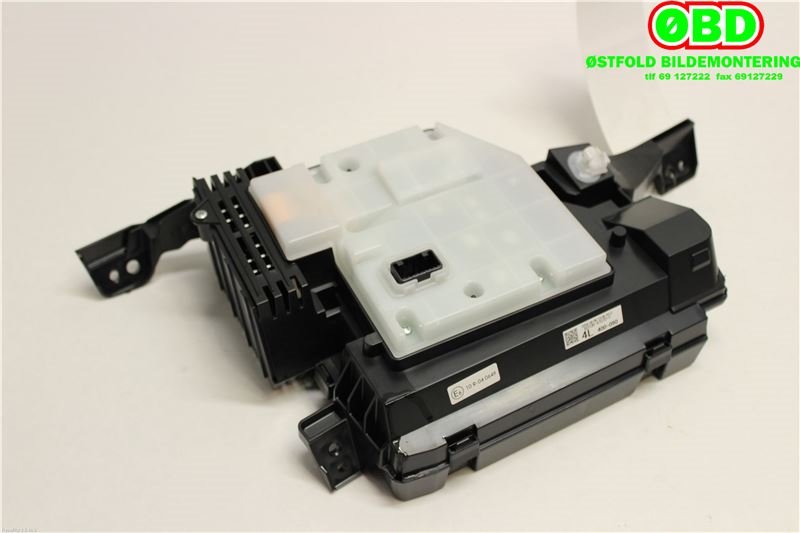 Multimedia display (MCU - Media Controller Unit) til Toyota Prius 2016-2023 (Type IV) (combi) (combi) (TOYOTA PRIUS|8316847070||8310847070)