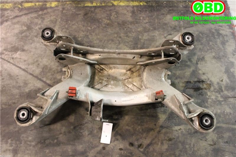 Travers bak til Audi A8 2003-2010 (Type II)  (4E0 505 235 H|)